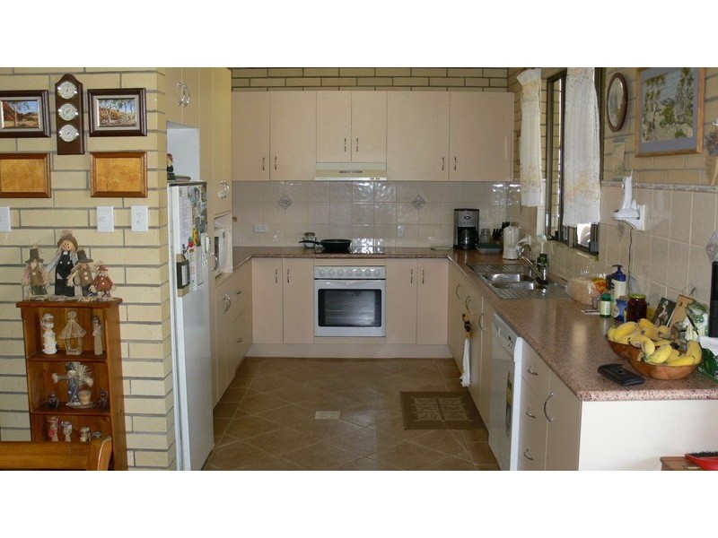 122 Glen Esk Road, Glen Esk QLD 4312