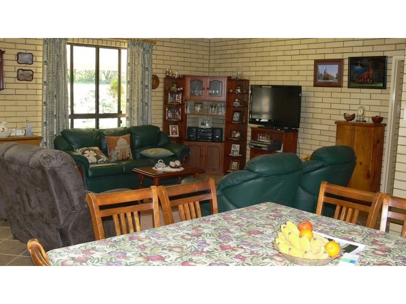 122 Glen Esk Road, Glen Esk QLD 4312