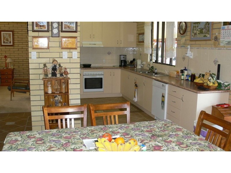 122 Glen Esk Road, Glen Esk QLD 4312