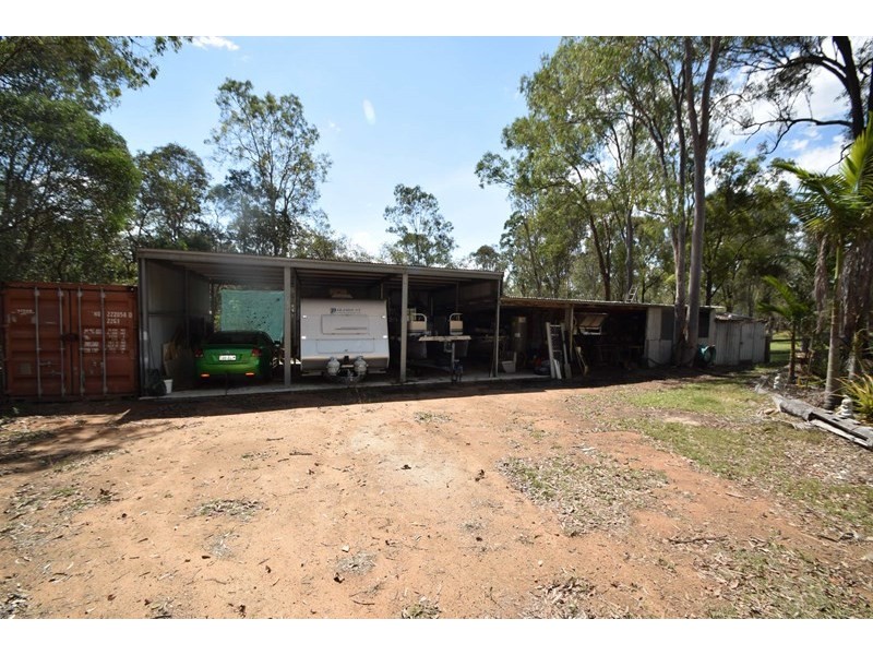 122 Pine Crescent, Esk QLD 4312