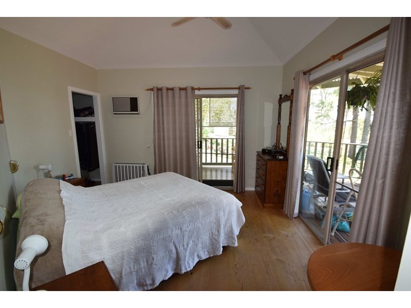 91 Lakeview Drive, Esk QLD 4312