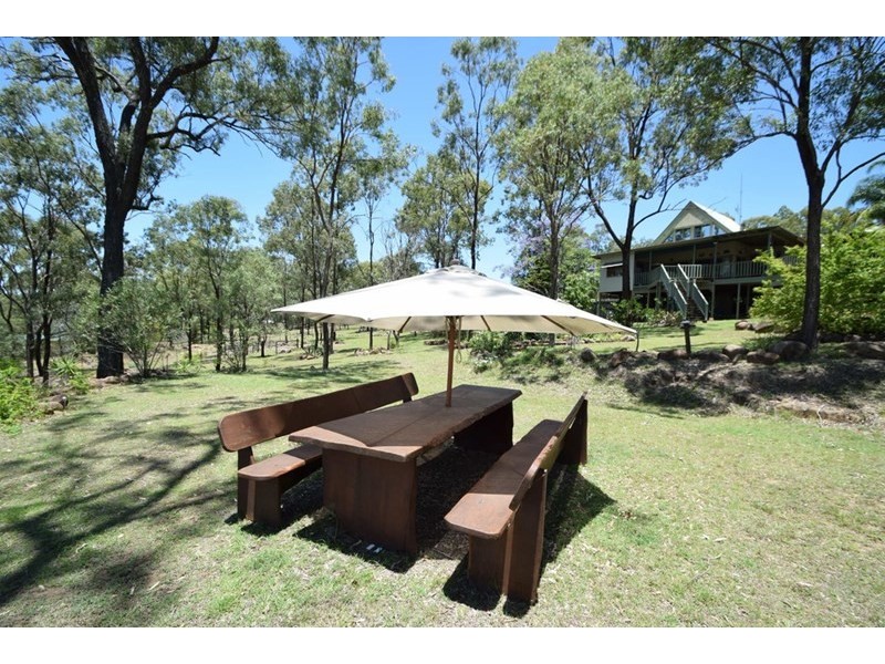 91 Lakeview Drive, Esk QLD 4312