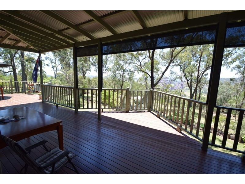 91 Lakeview Drive, Esk QLD 4312