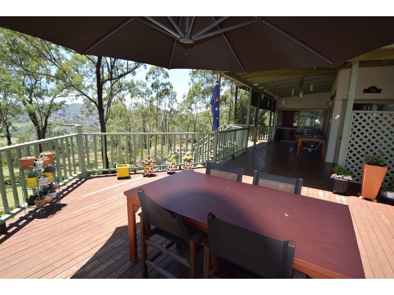 91 Lakeview Drive, Esk QLD 4312