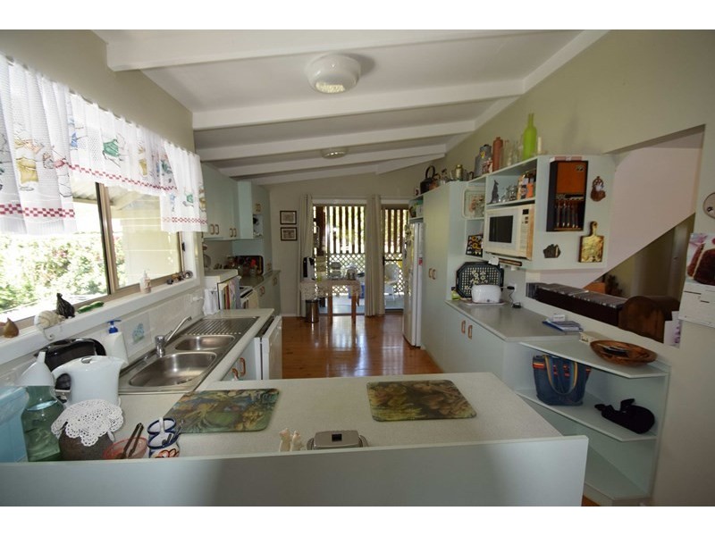 91 Lakeview Drive, Esk QLD 4312