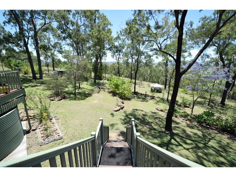 91 Lakeview Drive, Esk QLD 4312