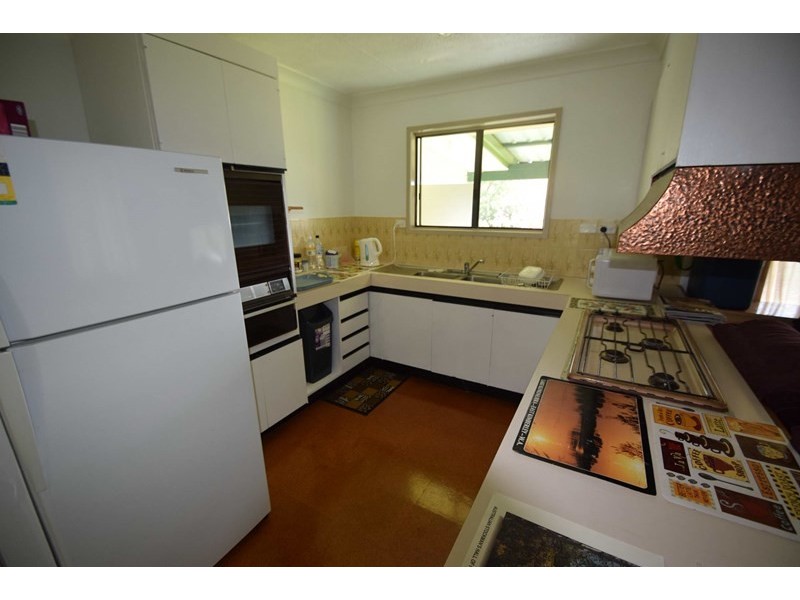 32 Down Street, Esk QLD 4312