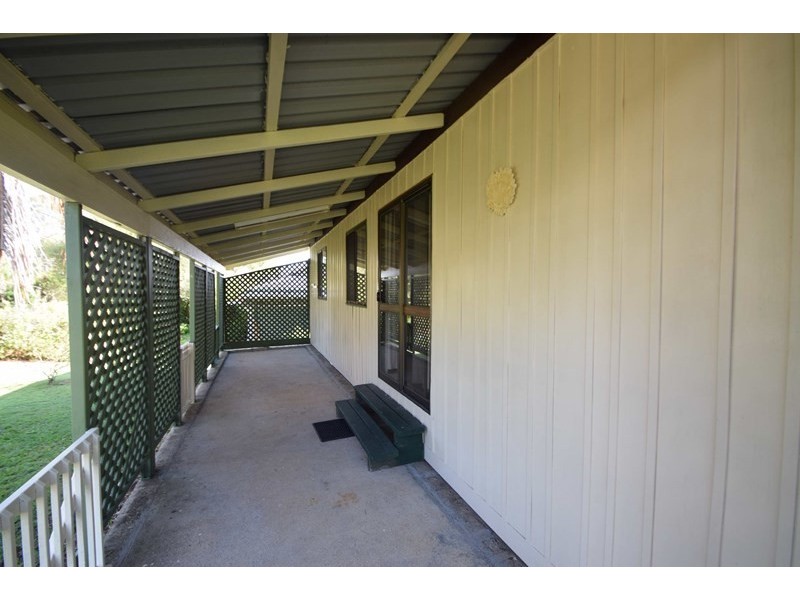 32 Down Street, Esk QLD 4312