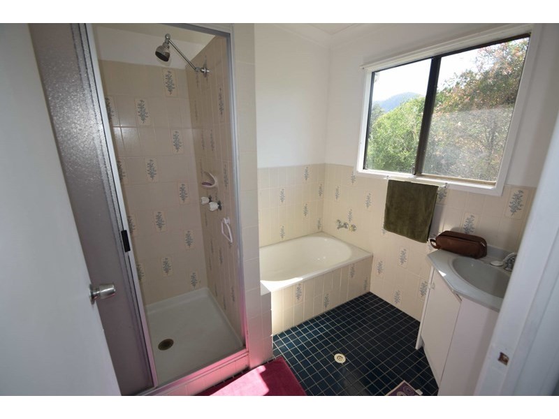 32 Down Street, Esk QLD 4312