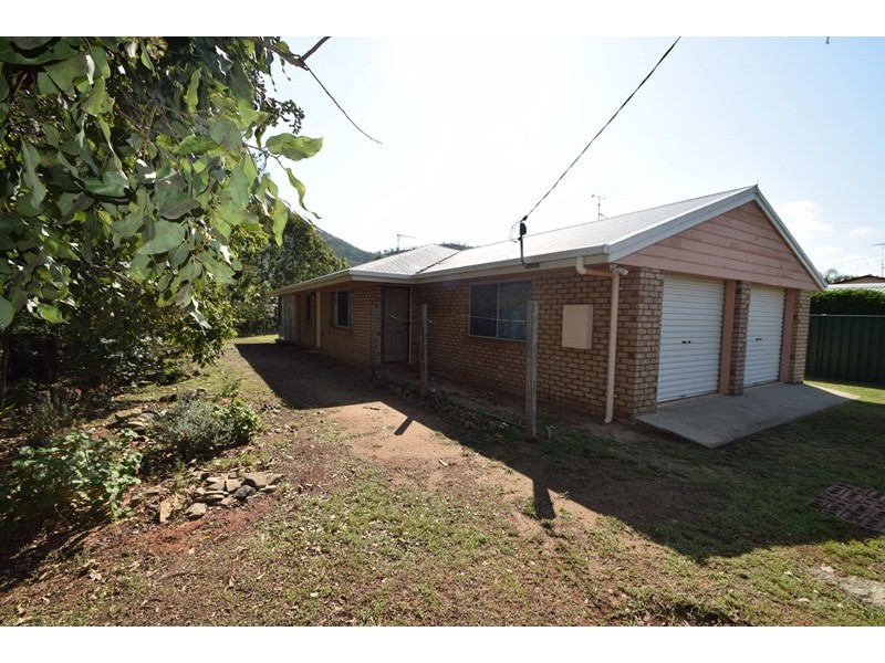 35 Adelaide Street, Esk QLD 4312