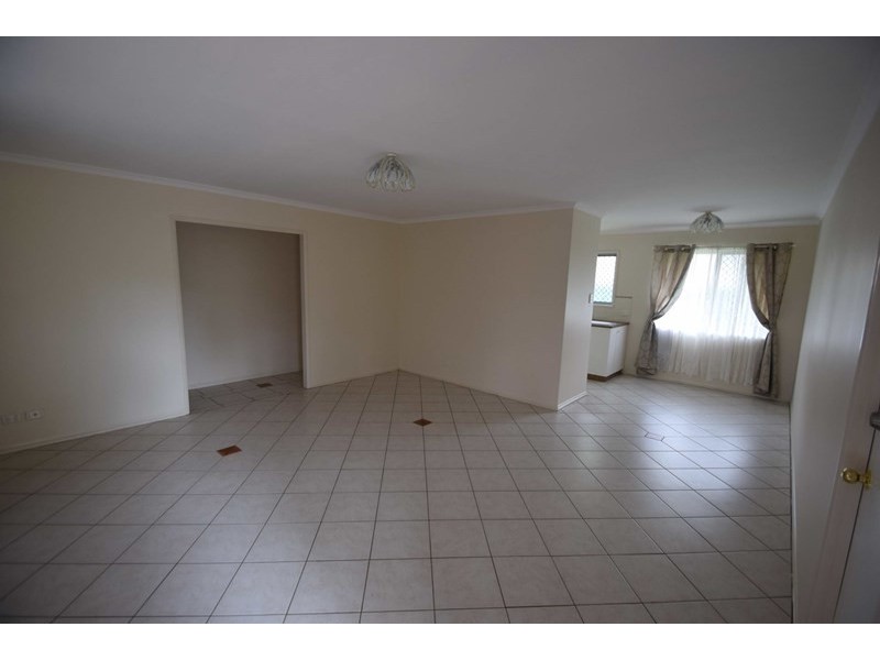 35 Adelaide Street, Esk QLD 4312