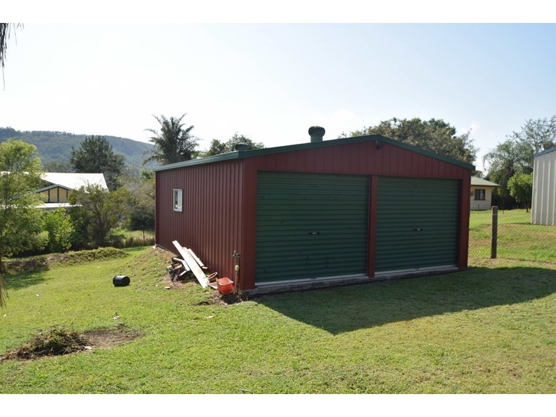 32 Down Street, Esk QLD 4312