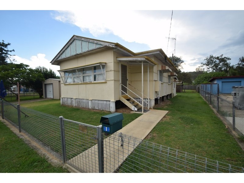 1 Pryde Street, Esk QLD 4312