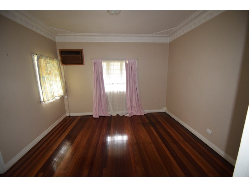 1 Pryde Street, Esk QLD 4312