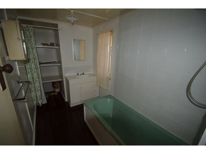 1 Pryde Street, Esk QLD 4312