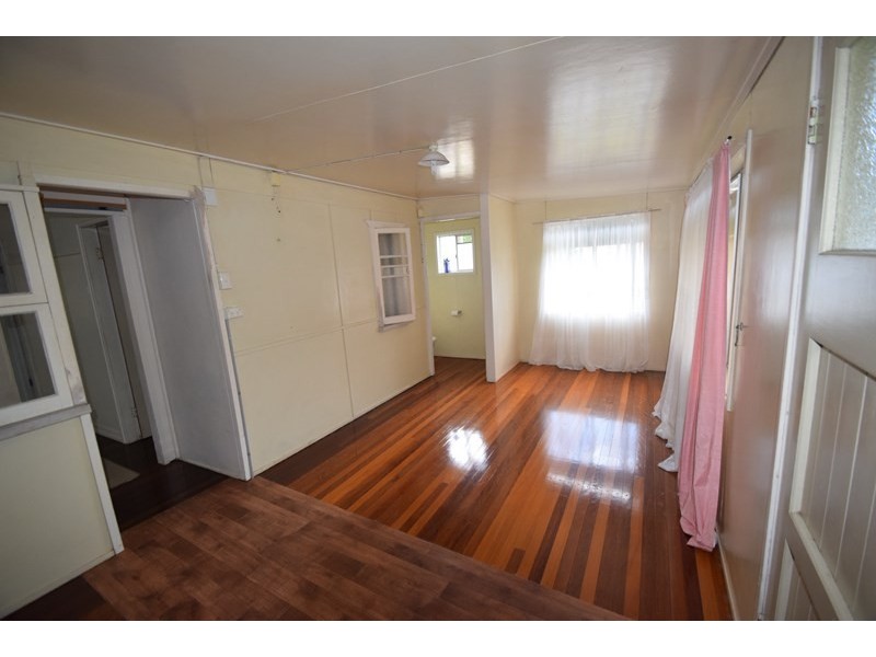 1 Pryde Street, Esk QLD 4312