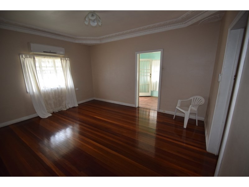 1 Pryde Street, Esk QLD 4312