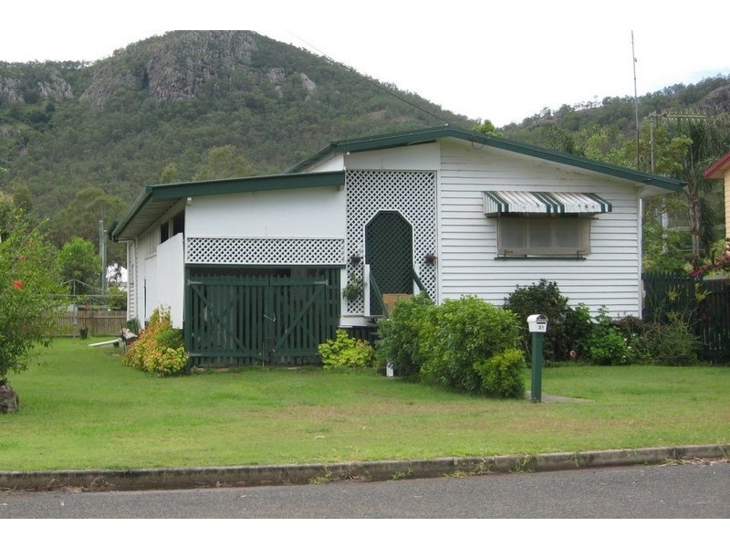 31 Adelaide Street, Esk QLD 4312