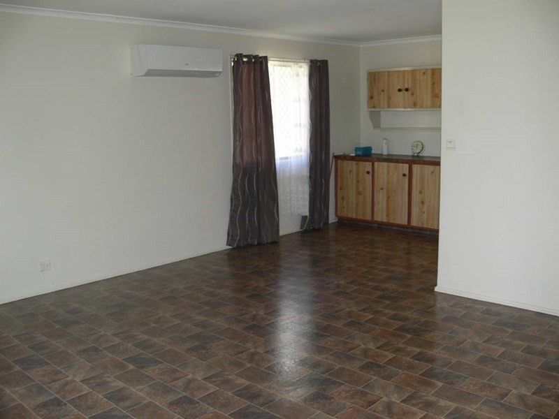 20 Elm Street, Esk QLD 4312