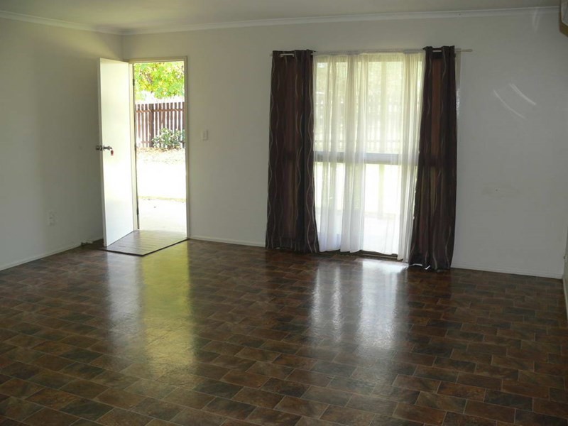 20 Elm Street, Esk QLD 4312
