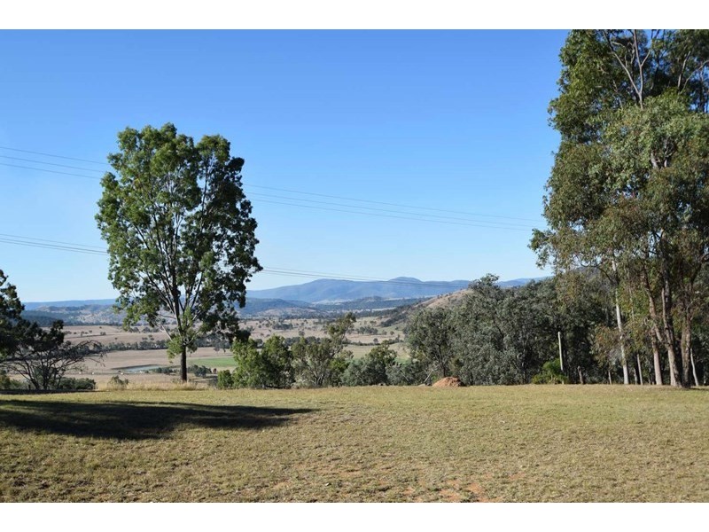 114 Lakeview Drive, Esk QLD 4312