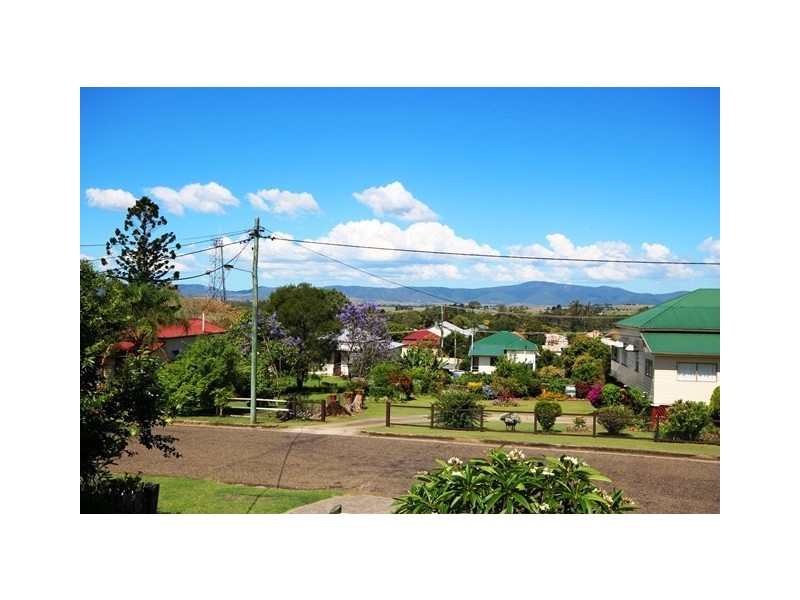 11 Drem Street, Toogoolawah QLD 4313