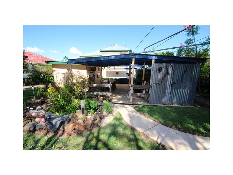 11 Drem Street, Toogoolawah QLD 4313