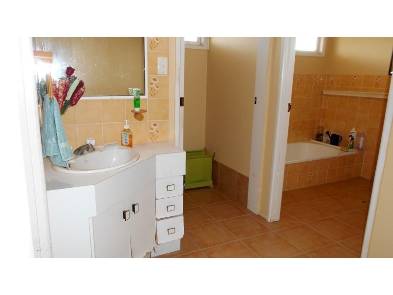 54 John Street, Blackbutt QLD 4306