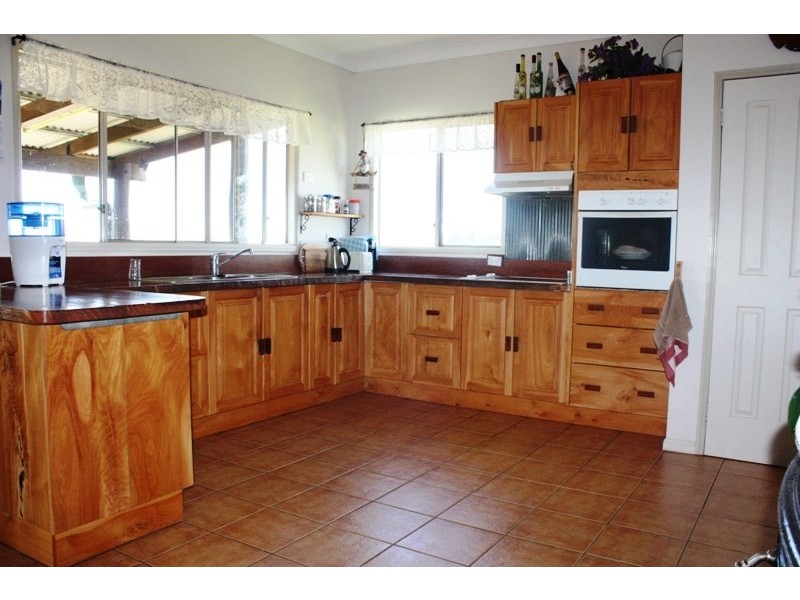 1128 Waterhole Gully Road, Crows Nest QLD 4355