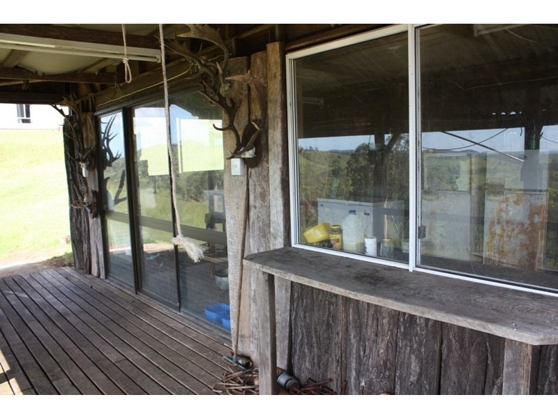 1128 Waterhole Gully Road, Crows Nest QLD 4355