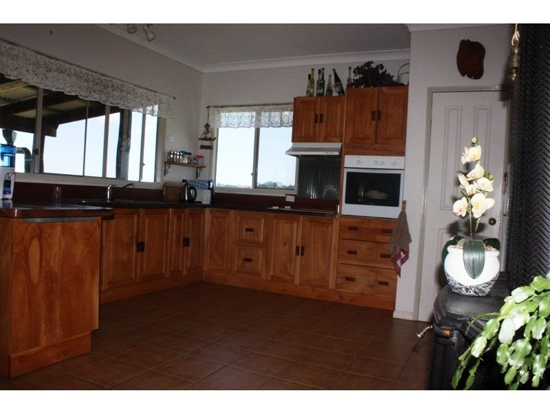 1128 Waterhole Gully Road, Crows Nest QLD 4355