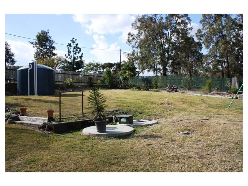 42 David Street, Linville QLD 4306