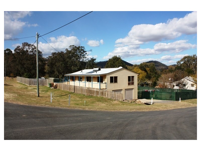 42 David Street, Linville QLD 4306