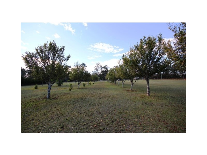 218 Martin Crescent, Benarkin QLD 4306