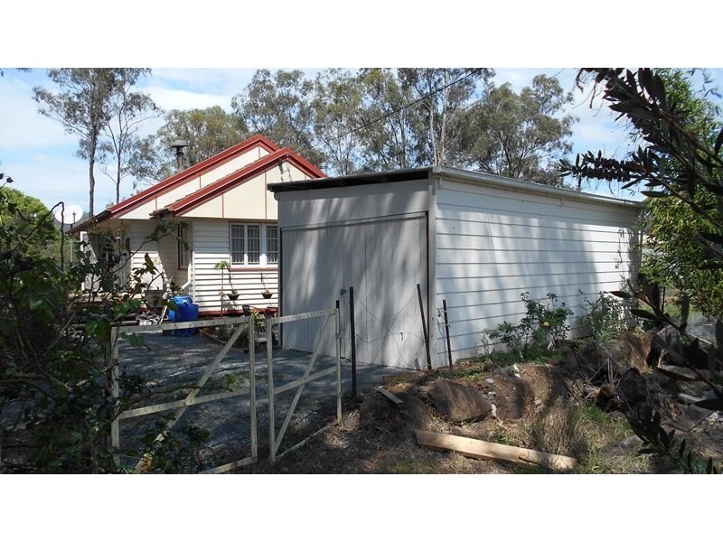 14 David Street, Linville QLD 4306
