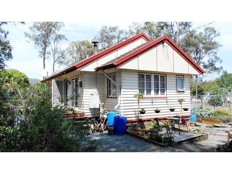 14 David Street, Linville QLD 4306