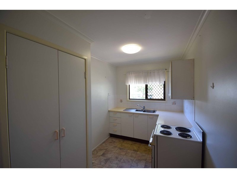 21 Down Street, Esk QLD 4312