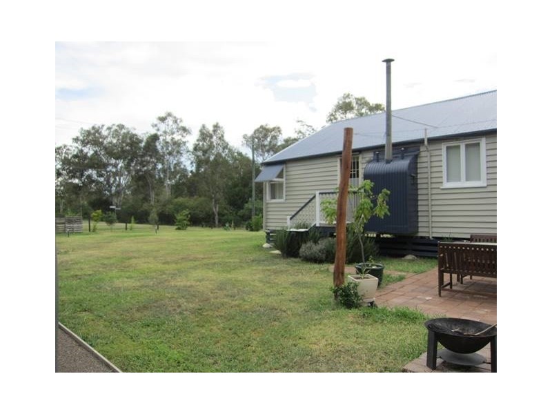 6 Barnes Street, Moore QLD 4306