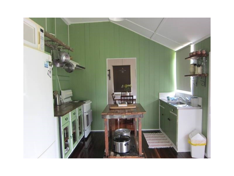 6 Barnes Street, Moore QLD 4306