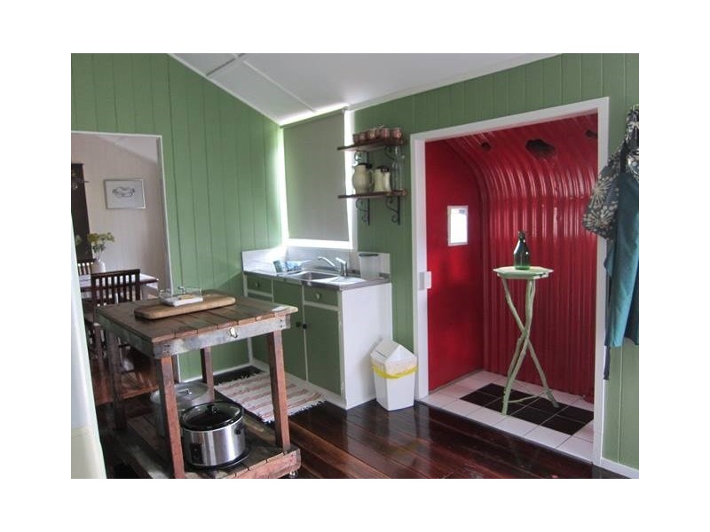 6 Barnes Street, Moore QLD 4306