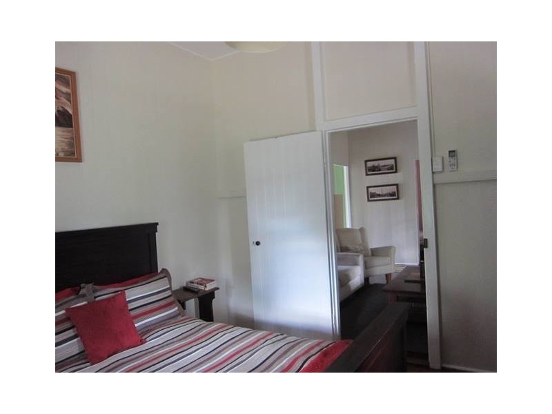 6 Barnes Street, Moore QLD 4306