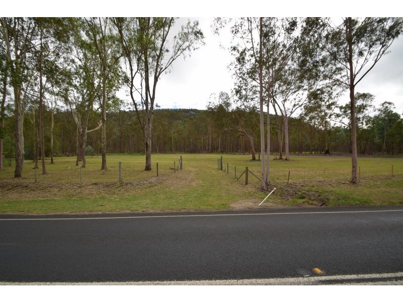 3 Ipswich Street, Esk QLD 4312