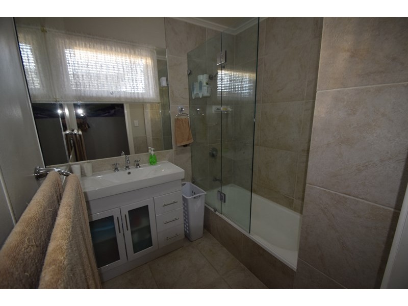 10 Pryde Street, Esk QLD 4312