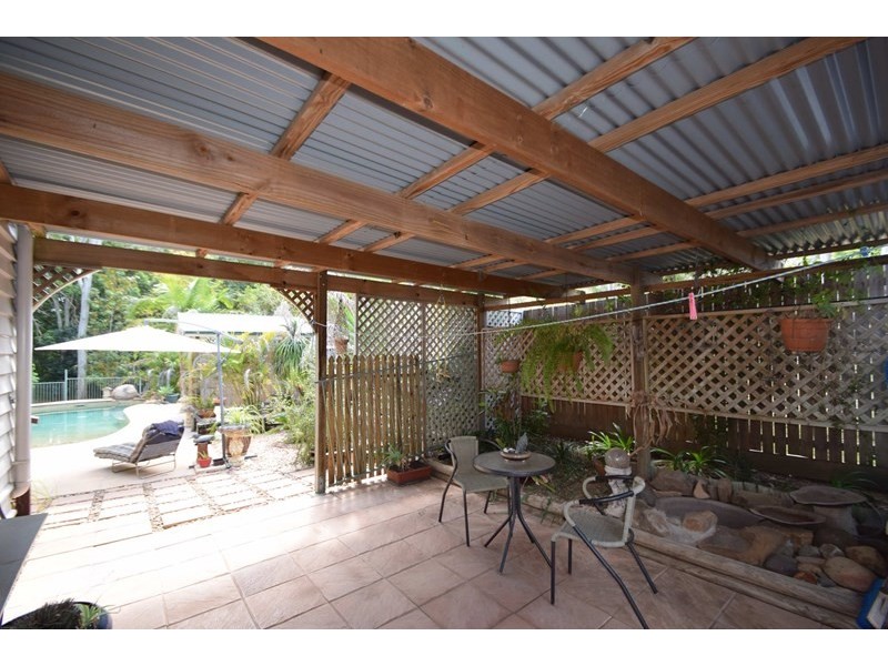 16 Creek Street, Esk QLD 4312