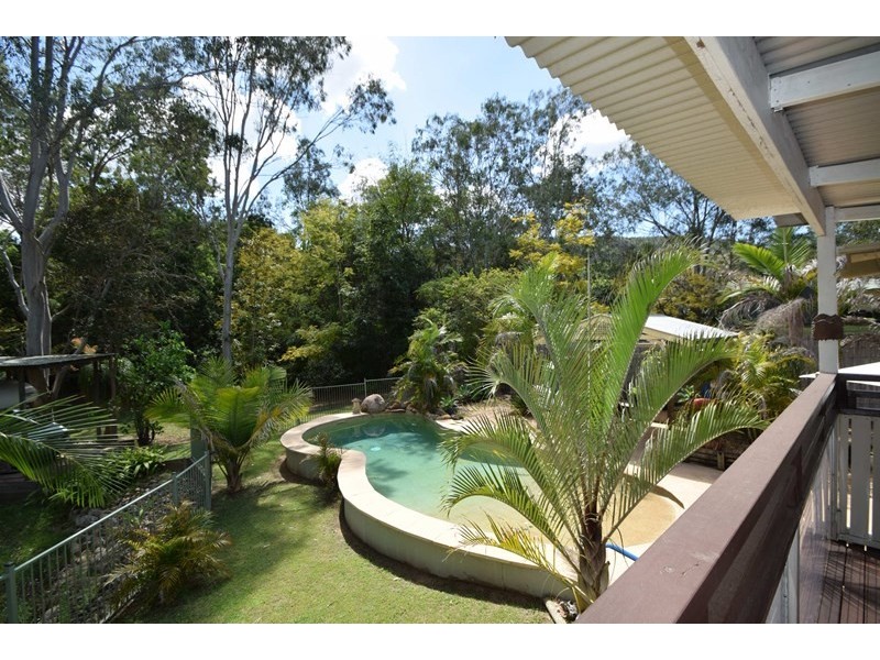 16 Creek Street, Esk QLD 4312