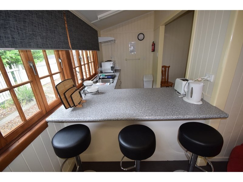 9 Edward Street, Somerset Dam QLD 4312