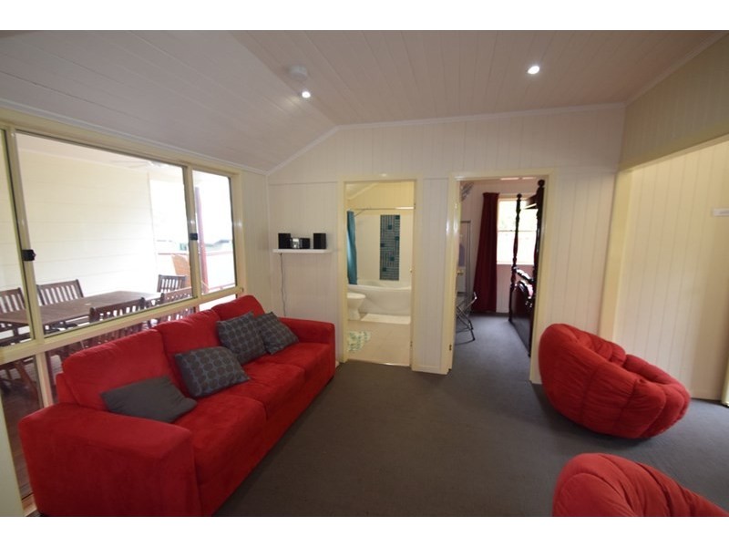 9 Edward Street, Somerset Dam QLD 4312