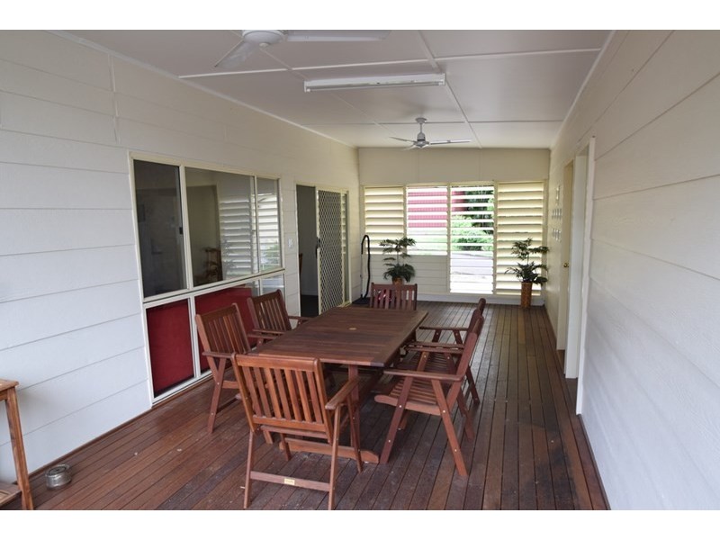 9 Edward Street, Somerset Dam QLD 4312