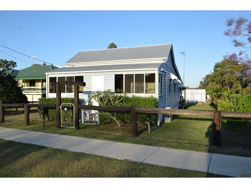 60 Charles Street, Toogoolawah QLD 4313
