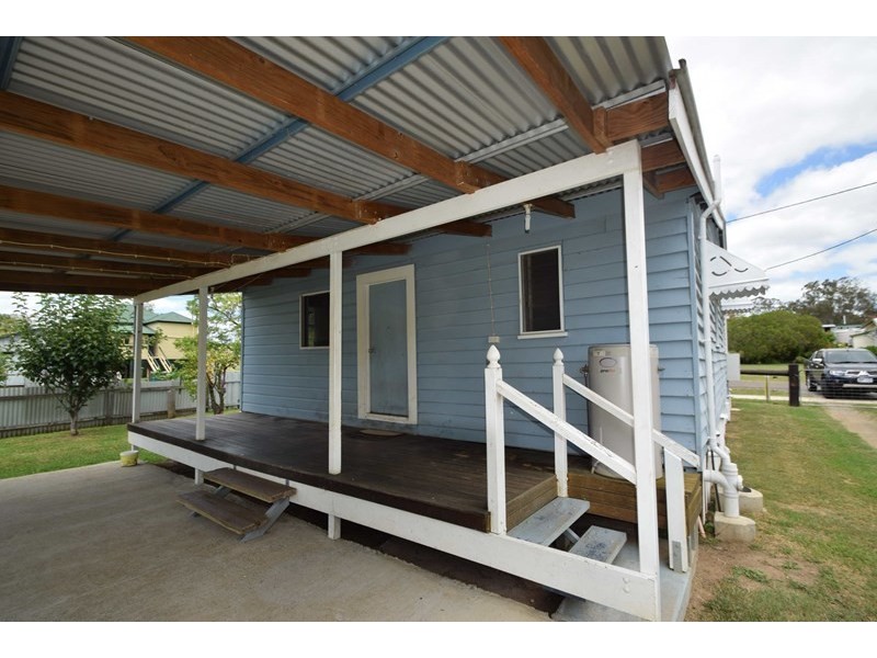 60 Charles Street, Toogoolawah QLD 4313